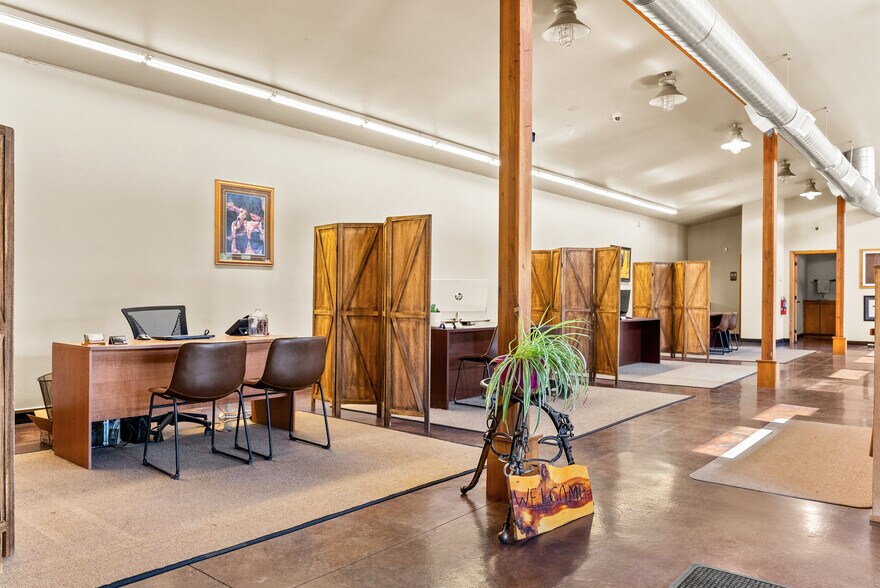 More Photos Of 911 19th Ave, Oroville Freestanding For Sale