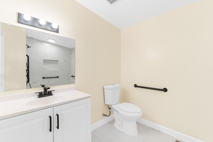 More Photos Of 1349 Yorktown Rd, Annapolis Assisted Living For Sale