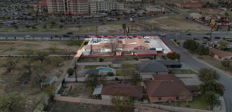 More Photos Of 1919 E Saunders St, Laredo Storefront Retail Office For Sale