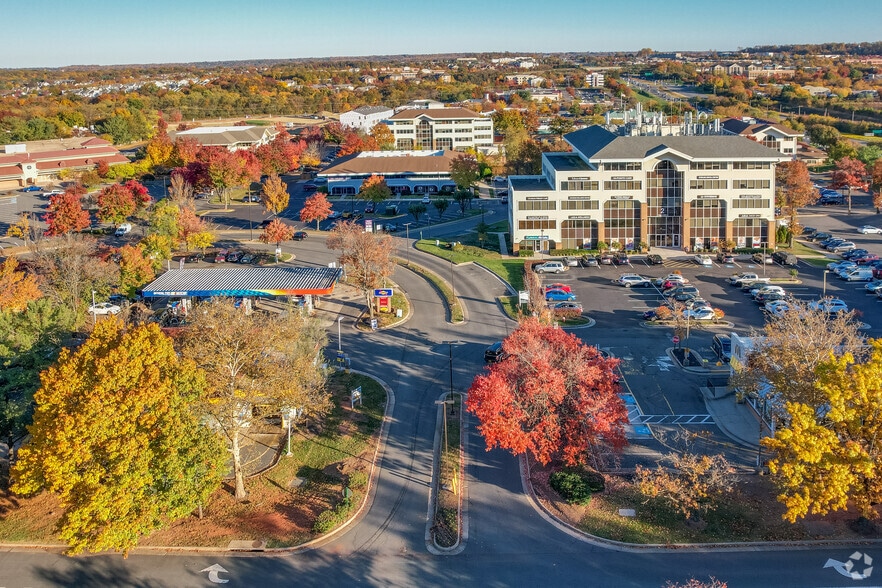 More Photos Of 10 Pidgeon Hill Dr, Sterling Unknown For Lease