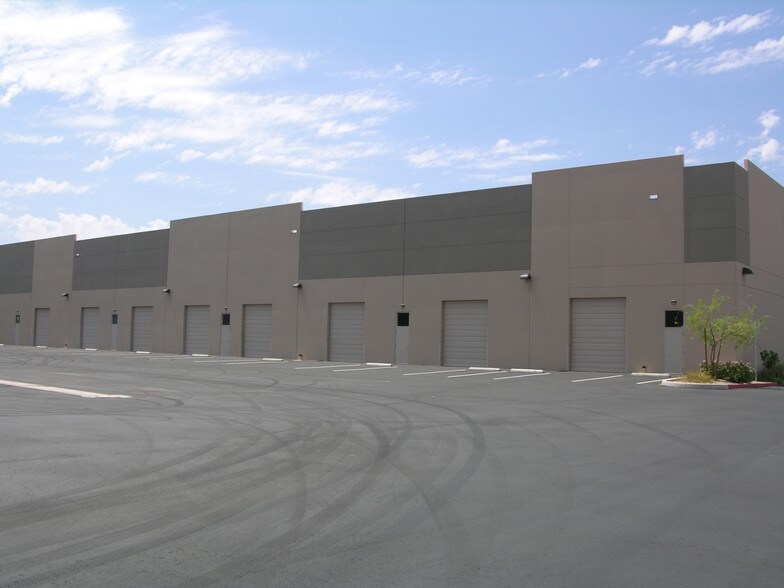 More Photos Of 2440 E Germann Rd, Chandler Showroom For Lease