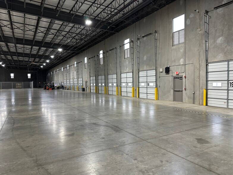 More Photos Of 901 Nicolas D Hachar Rd, Laredo Warehouse For Lease