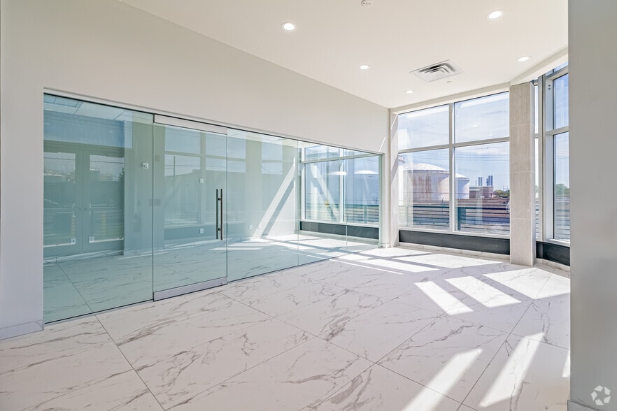 More Photos Of 7 Hook Rd, Bayonne Warehouse For Lease