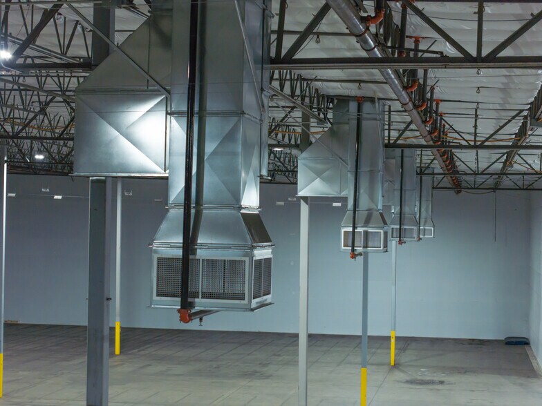 More Photos Of 3643 Finch Rd, Modesto Warehouse For Lease