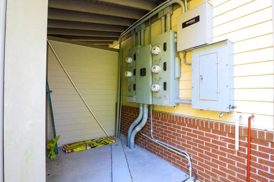 More Photos Of 901 Old Trolley Rd, Summerville Medical For Lease