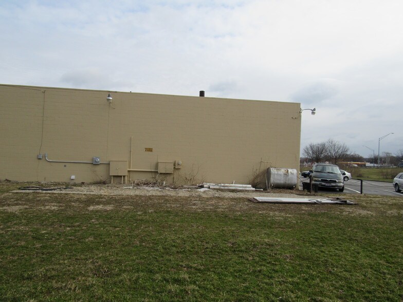 More Photos Of 4794 S Dixie Dr, Dayton Auto Repair For Lease