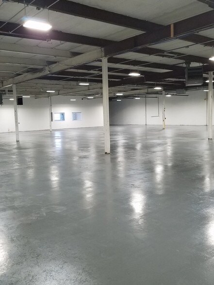 More Photos Of 145 Milbar Blvd, Farmingdale Warehouse For Lease