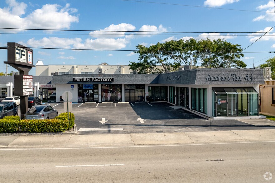 More Photos Of 821-859 E Oakland Park Blvd, Oakland Park Storefront For Lease