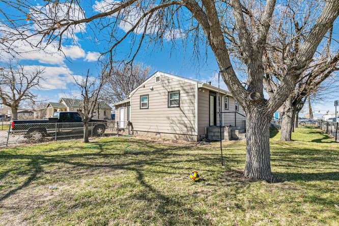 More Photos Of 5997 Magnolia St, Commerce City Apartments For Sale