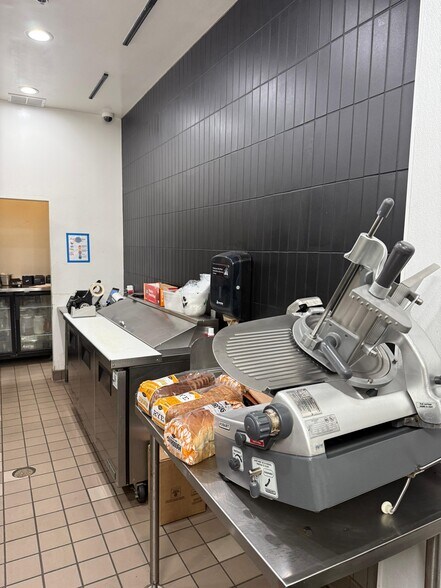 More Photos Of 61 S Fair Oaks Ave, Pasadena Restaurant For Lease