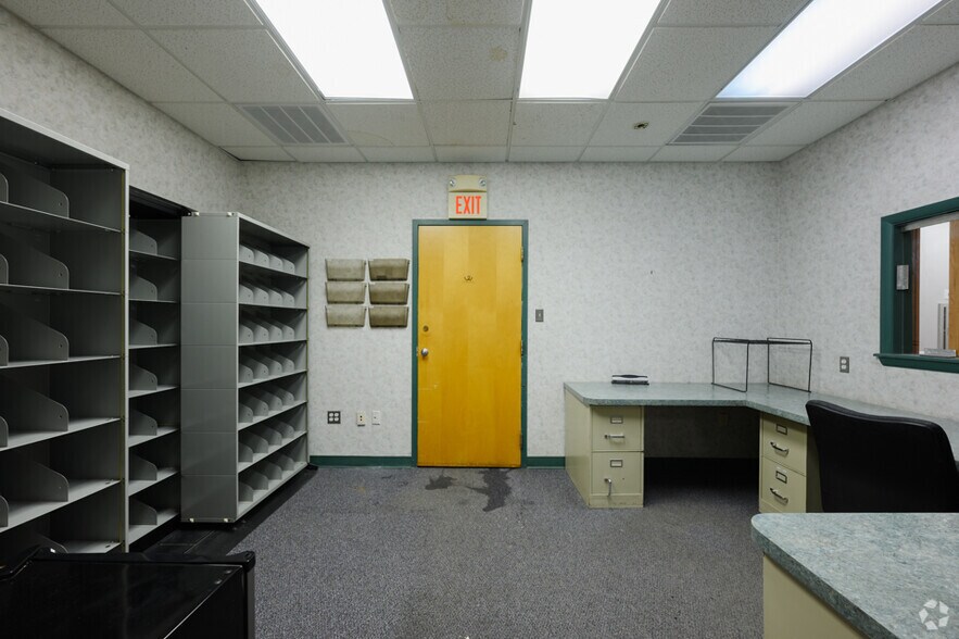 More Photos Of 1999 Sproul Rd, Broomall Medical For Lease