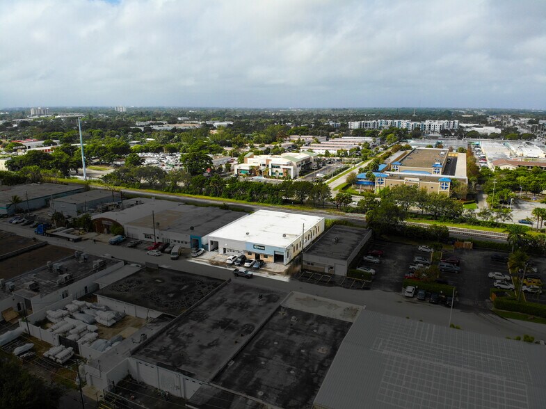 More Photos Of 3031-3035 NE 12th Ter, Oakland Park Warehouse For Sale
