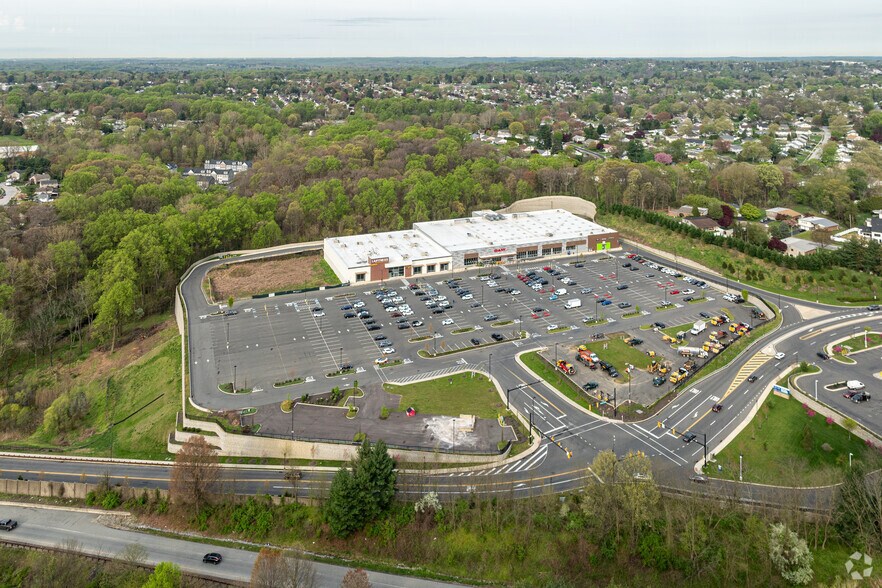 More Photos Of 2180 W Chester Pike, Broomall Unknown For Lease