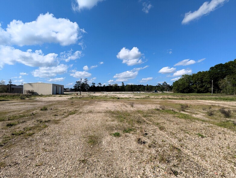 More Photos Of 16595 IH-10, Vidor Truck Terminal For Sale