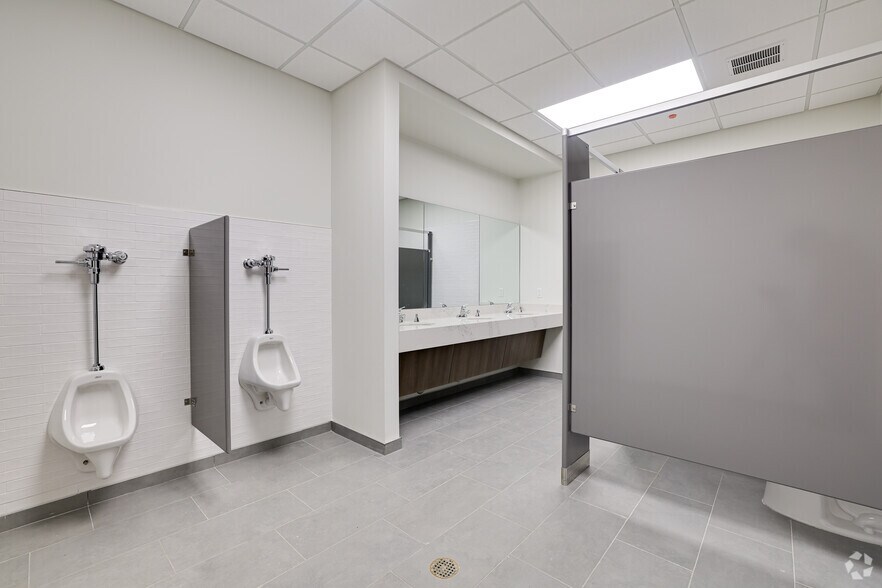 More Photos Of 1 Electronics Dr, Hamilton Light Manufacturing For Lease