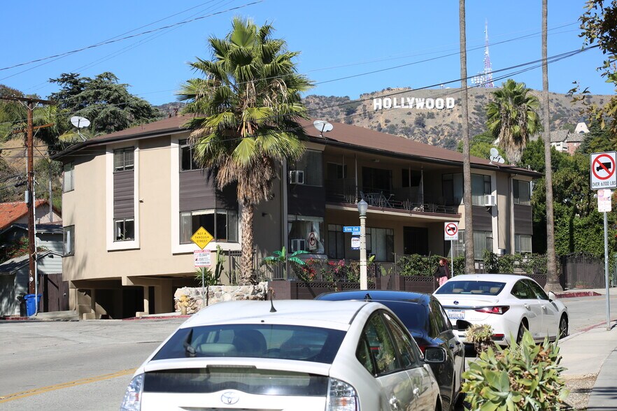 More Photos Of 2649 N Beachwood Dr, Los Angeles Apartments For Sale