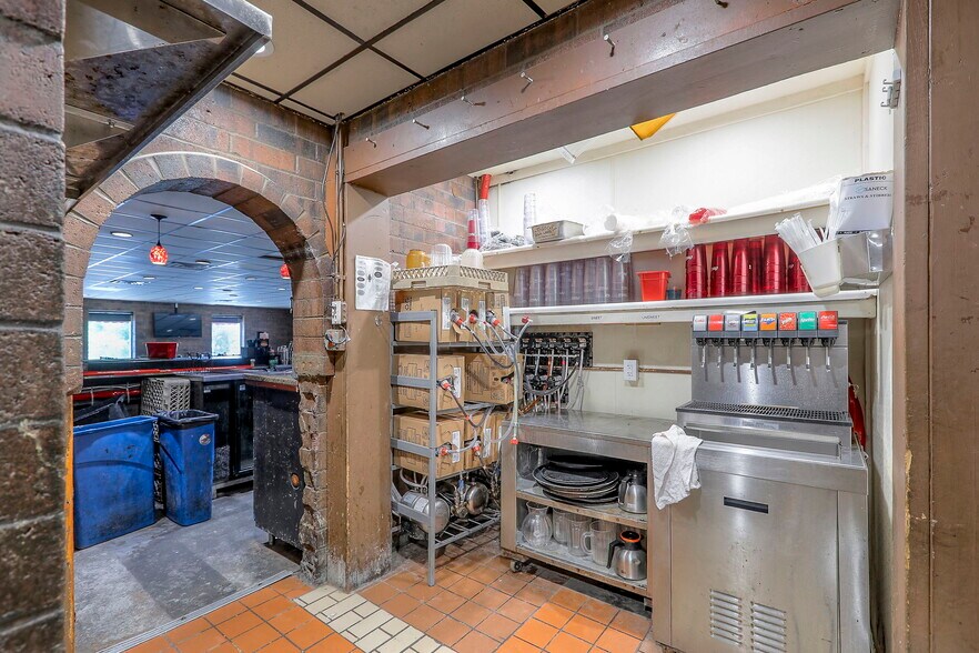 More Photos Of 330 E 135th St, Kansas City Restaurant For Sale
