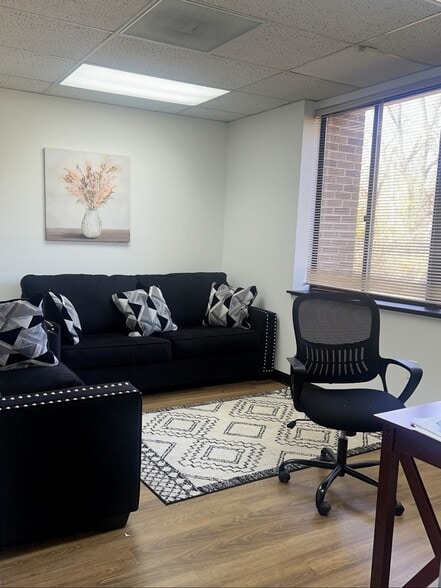 More Photos Of 2250 Murrell Rd, Lynchburg Office For Sale