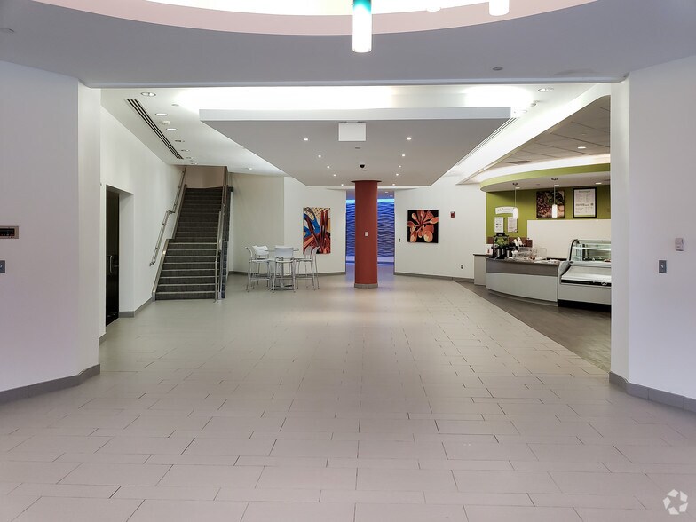 More Photos Of 2 Heritage Dr, Quincy Office For Sale