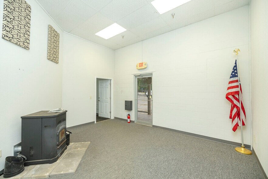 More Photos Of 226 E Ross St, Clearwater Freestanding For Sale
