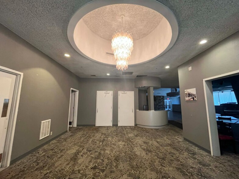 More Photos Of 296 Lake Shore Dr, Dunkirk Restaurant For Sale
