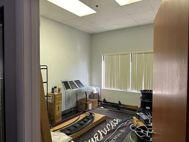 More Photos Of 4539 36th St, Orlando Warehouse For Sale