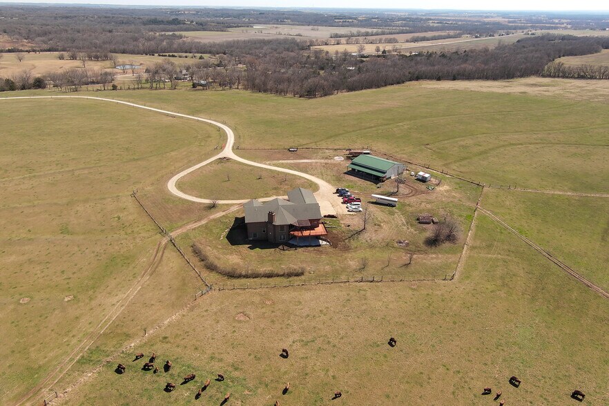 More Photos Of 32846 Block Rd, Paola Specialty For Sale