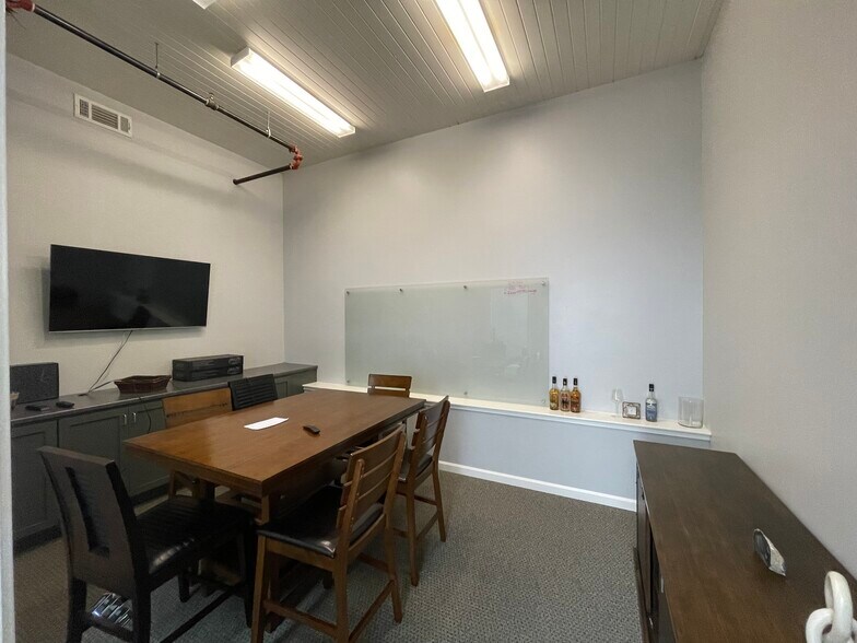 More Photos Of 1343 Main St, Napa Storefront Retail Office For Lease