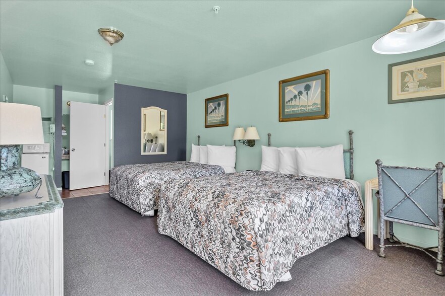 More Photos Of 1013 Front St, Soledad Hotel For Sale