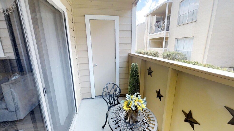 More Photos Of 424 S Bender Hollow, Humble Apartments For Sale