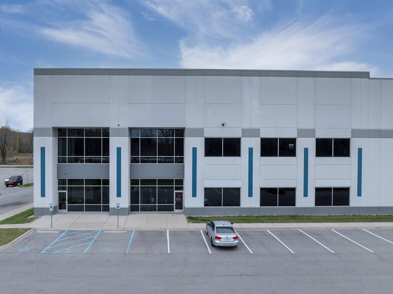 More Photos Of 3195 South Park Rd, Louisville Warehouse For Lease