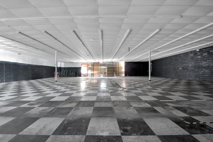 More Photos Of 177 Lexington Ave, Mansfield Freestanding For Sale