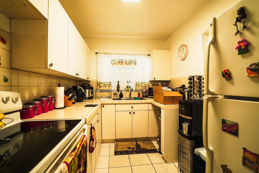 More Photos Of 221 E 9th St, Hialeah Office Residential For Sale