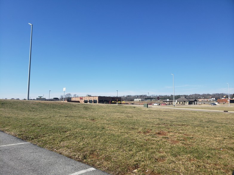 More Photos Of 241 Merchants Greene Dr, Morristown Land For Lease