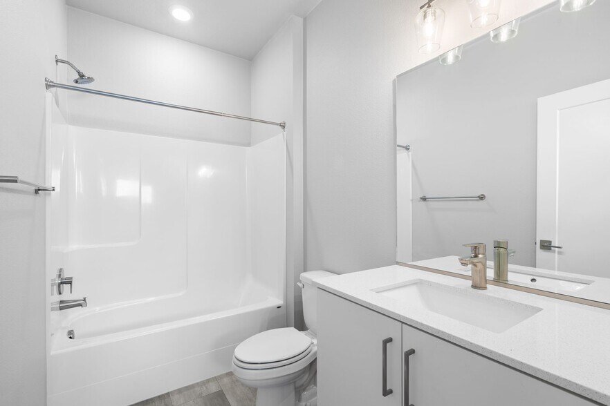 More Photos Of 16306 NE 20th St, Vancouver Multifamily For Sale