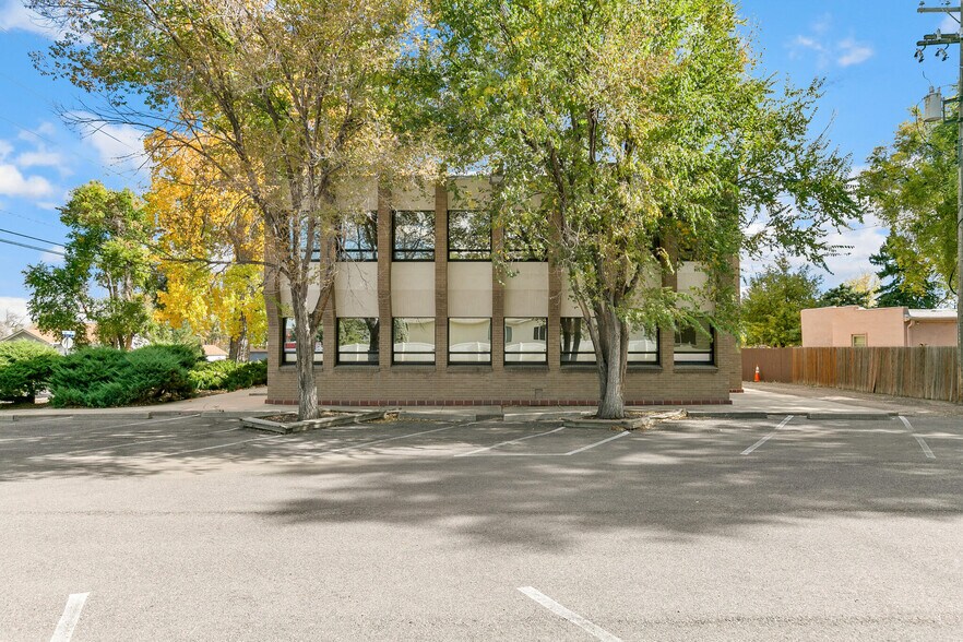 More Photos Of 7000 W 14th Ave, Lakewood Office For Lease