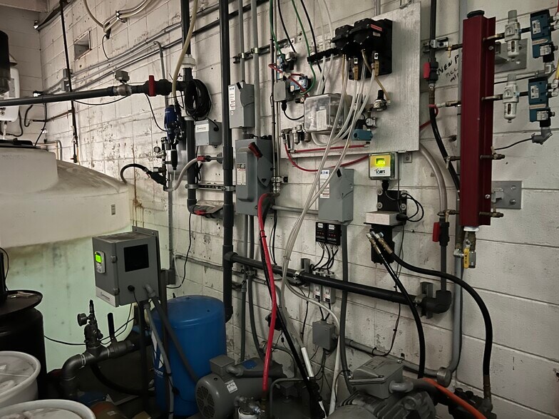 More Photos Of 1513 Rice Ave, Dublin Carwash For Sale