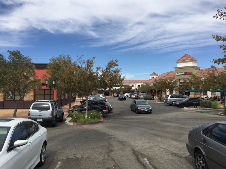 More Photos Of 4621 E Avenue S, Palmdale Unknown For Sale