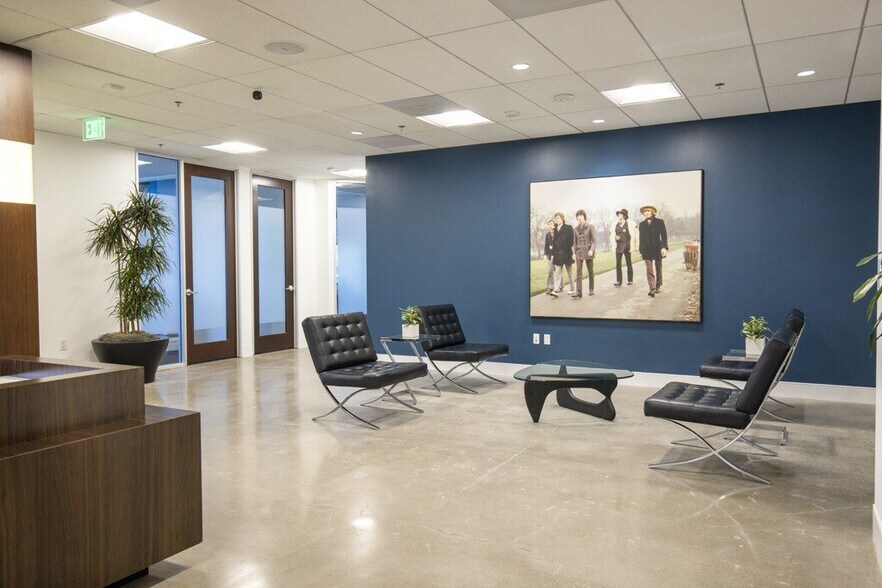 More Photos Of 4225 Executive Sq, La Jolla Coworking Space