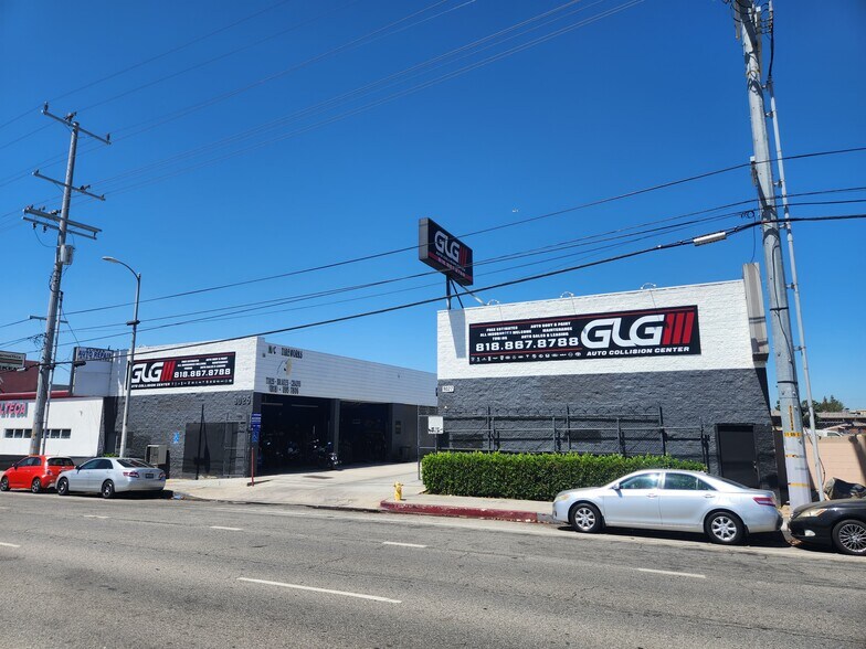 Primary Photo Of 9025-9027 Sepulveda Blvd, North Hills Service For Lease