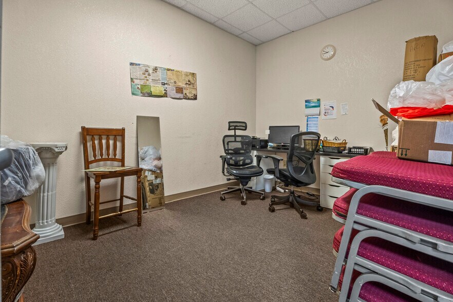 More Photos Of 3239 Old Winter Garden Rd, Orlando Flex For Sale