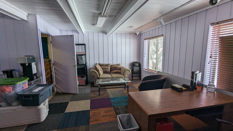 More Photos Of 1556-1562 Telegraph Dr, Pontiac Warehouse For Lease