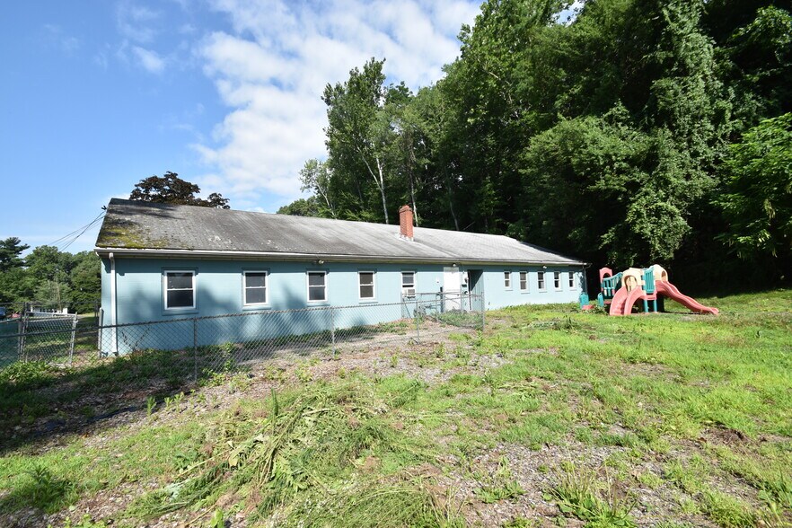 More Photos Of 194 House St, Glastonbury Daycare Center For Sale