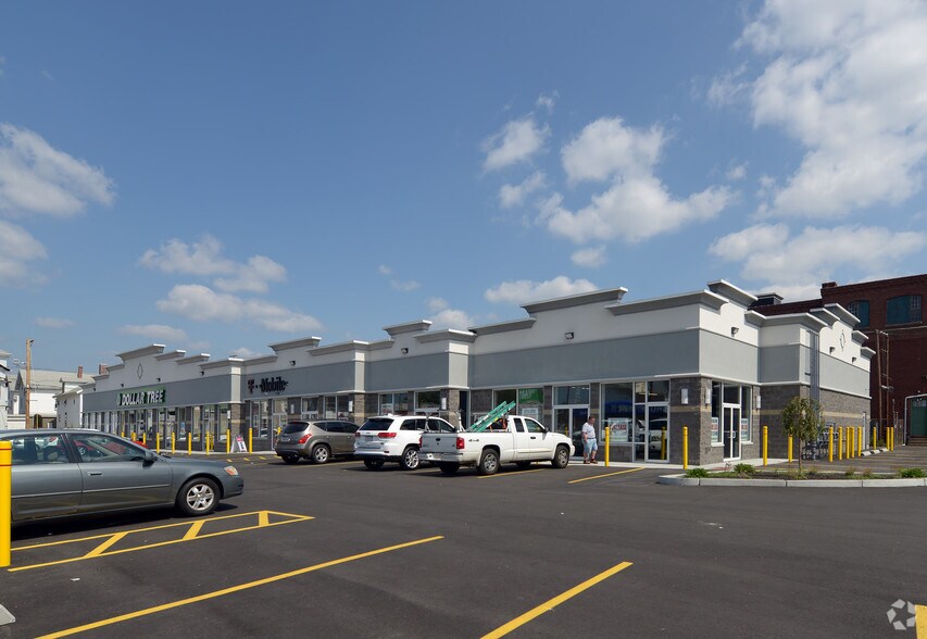 More Photos Of 361 Dexter St, Central Falls Freestanding For Lease