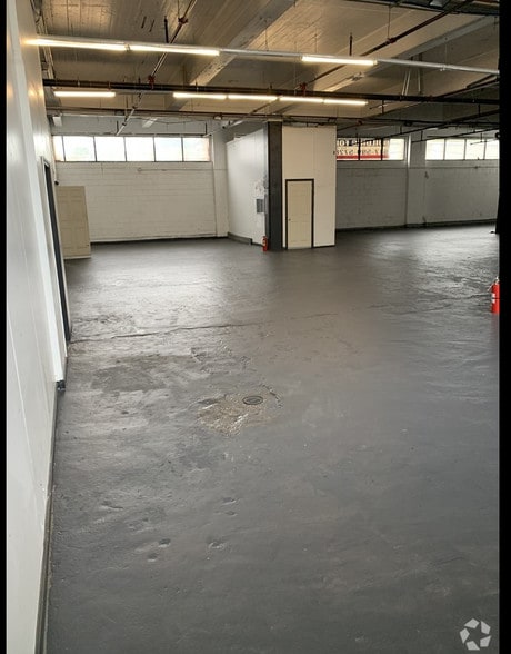 More Photos Of 259 Quincy St, Boston Warehouse For Sale