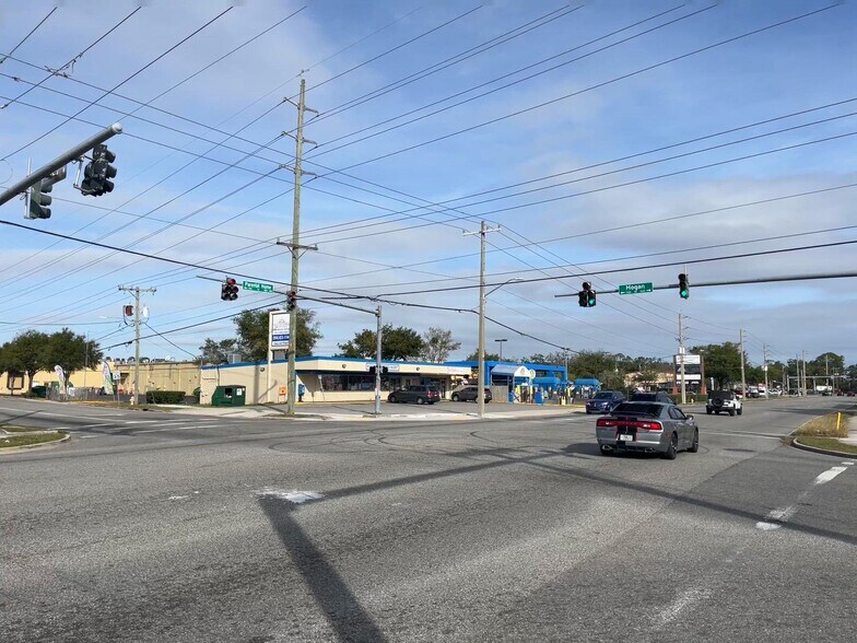 More Photos Of 1906 Parental Home Rd, Jacksonville Storefront For Sale