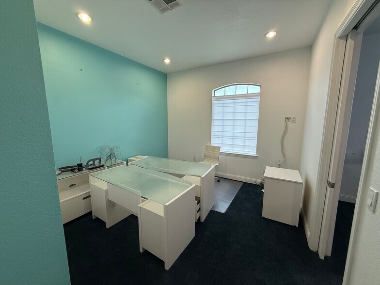 More Photos Of 3440 Eldorado Pky, McKinney Office For Sale