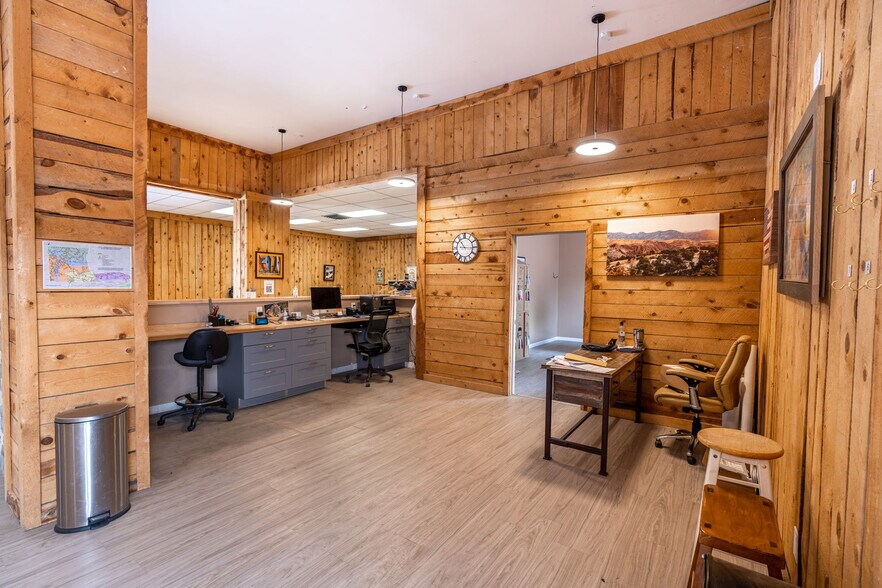 More Photos Of 402 W Royal Gorge Blvd, Canon City Freestanding For Sale