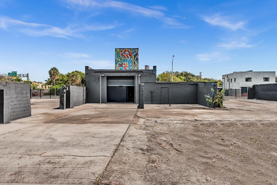 More Photos Of 570 NW 54th St, Miami Auto Repair For Lease