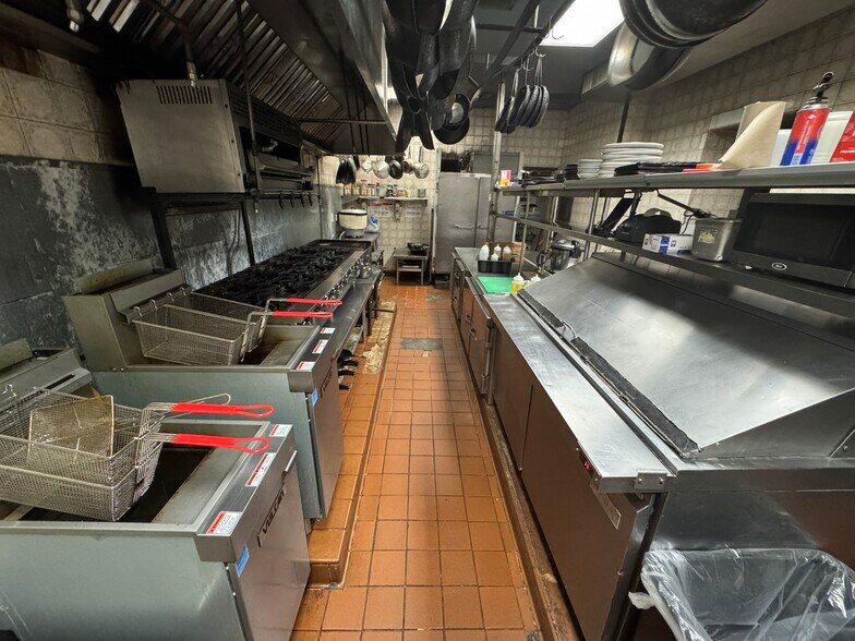 More Photos Of 219 N 21st Ave, Hollywood Storefront Retail Office For Sale